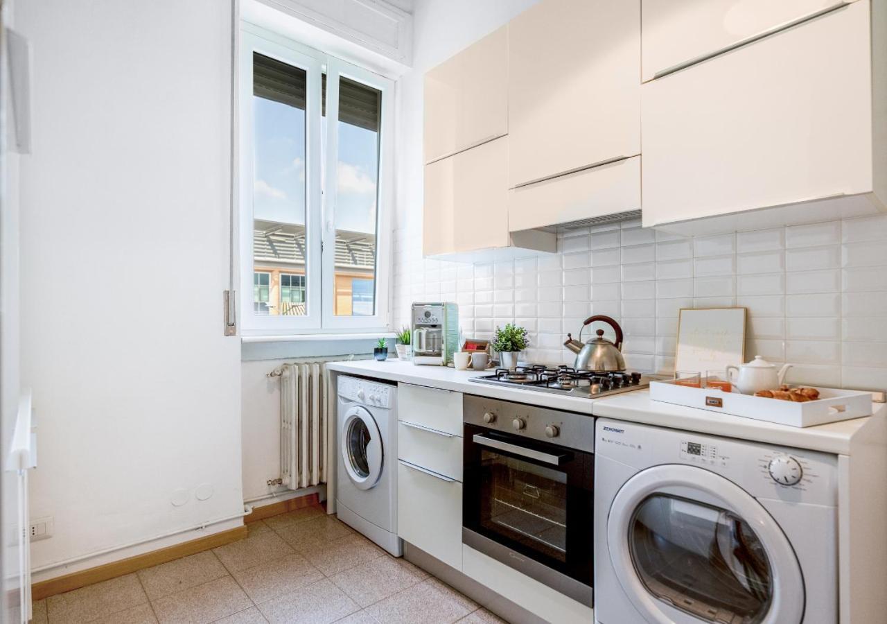 Apartament Milanese Elegance - 15 Minutes Duomo Zewnętrze zdjęcie